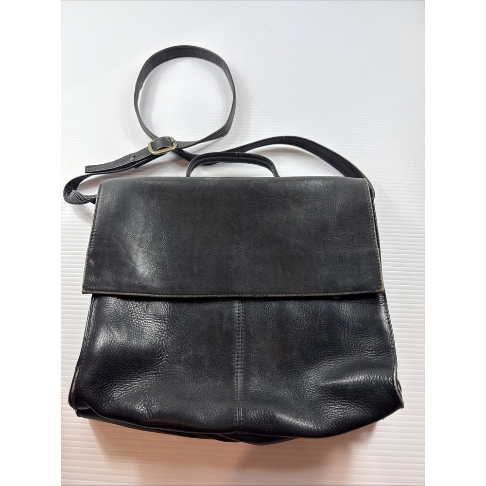 Vintage Hobo International black leather flap crossbody/messenger bag 12x11x4